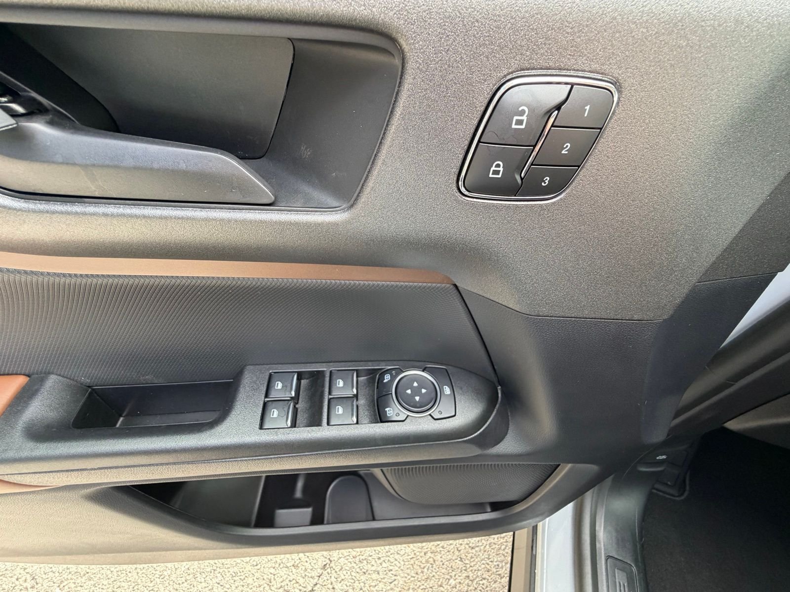 New 2026 Space White Metallic Ford Outer Banks® image 13
