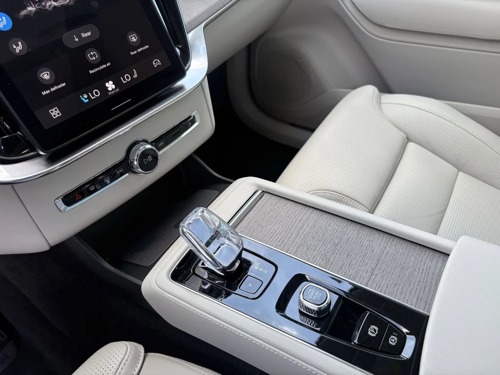 New 2026 Crystal White Volvo Ultra image 25