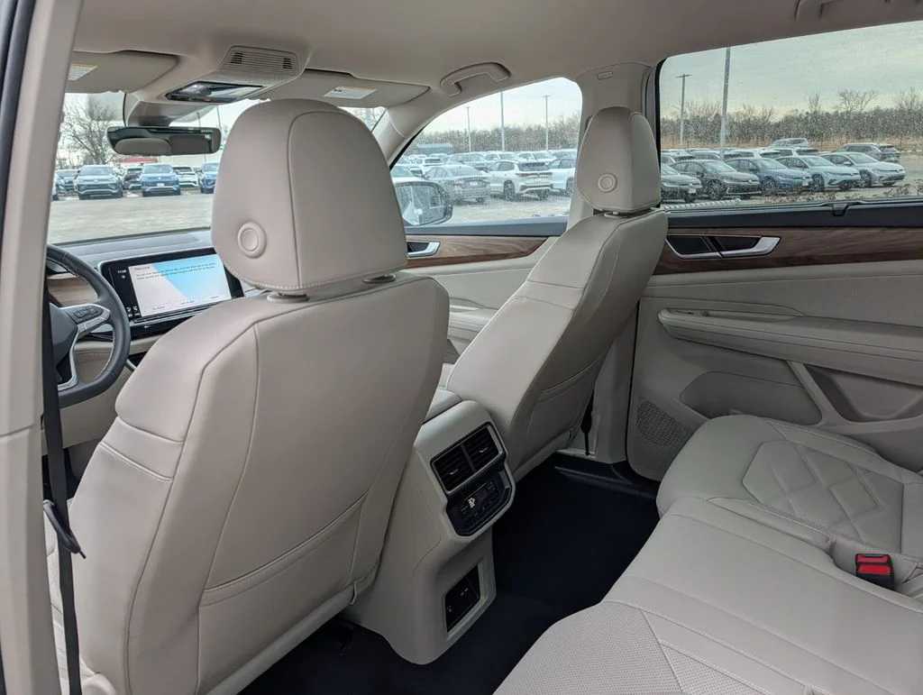 New 2026 White/off-white Volkswagen 2.0T SE w/Technology image 13