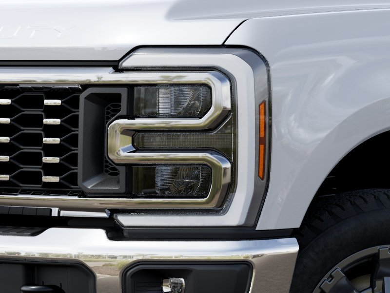 New 2027 Oxford White Ford F-350® XLT image 18