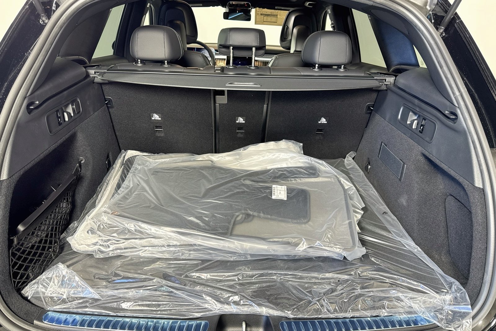 New 2026 Black Mercedes-Benz GLC 300 image 24