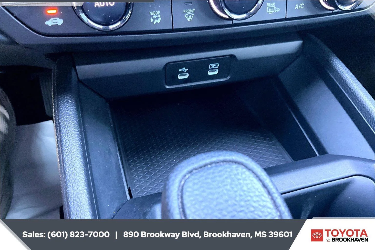 Used 2024 Canyon River Blue Metallic Honda EX image 23