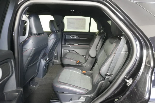 New 2026 Agate Black Metallic Ford ST image 27