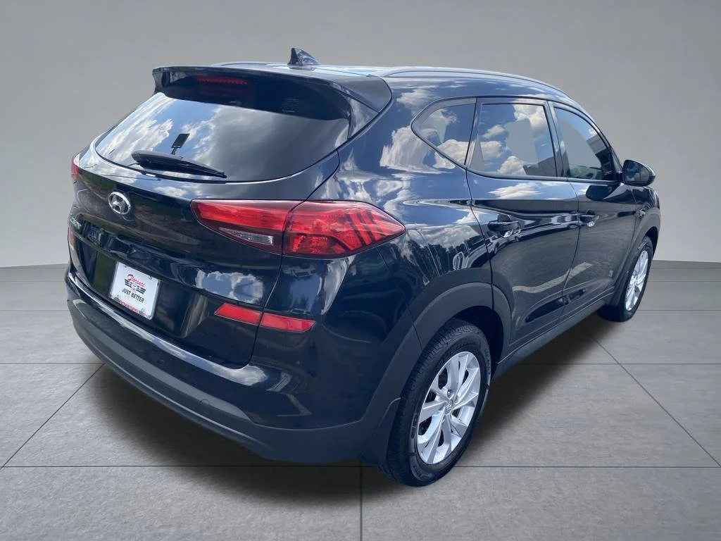 Used 2019 Black Hyundai Value image 14
