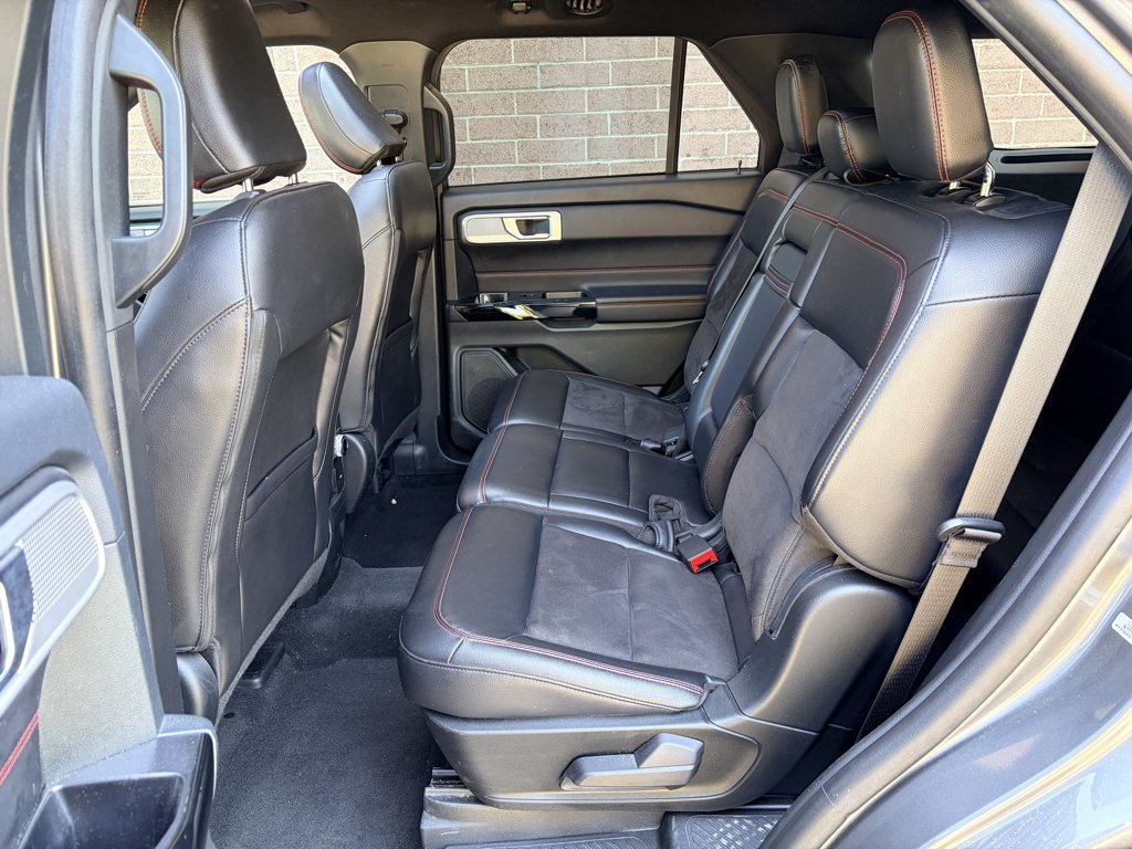 Used 2023 Carbonized Gray Metallic Ford ST-Line image 18