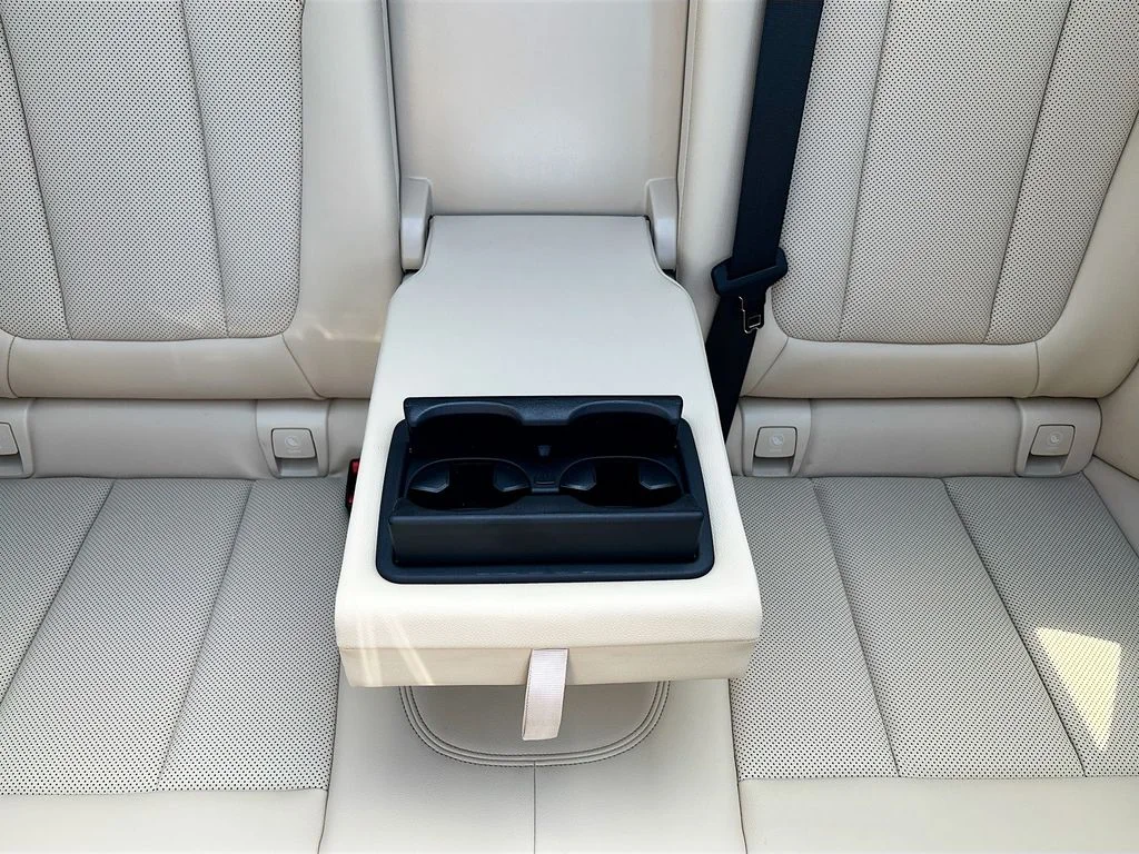 Used 2024 Jet Black BMW sDrive30i image 21