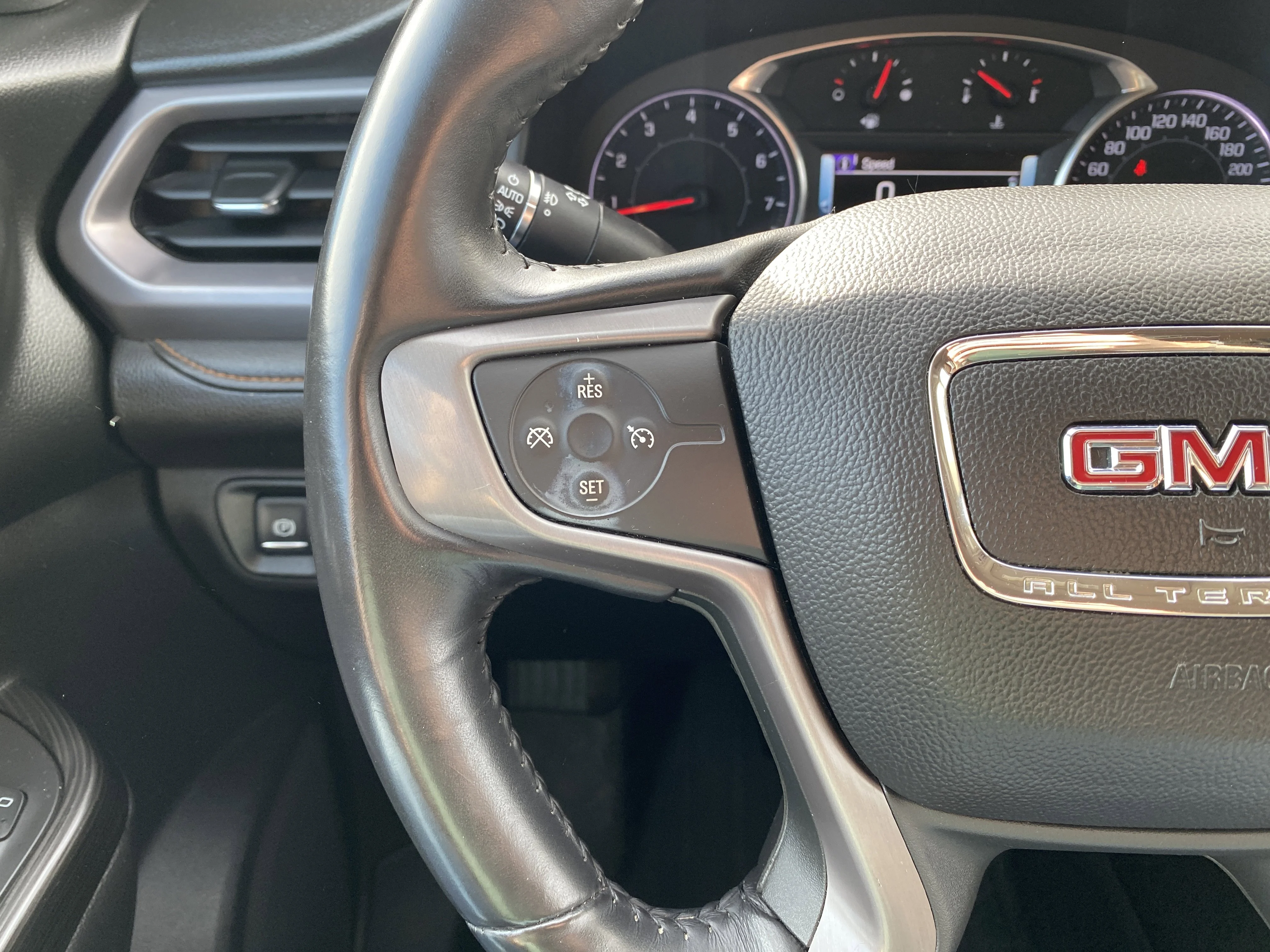 Used 2018 Gray GMC SLT-1 AWD * ALL TERRAIN * DUAL CLIMATE ZONES * image 12