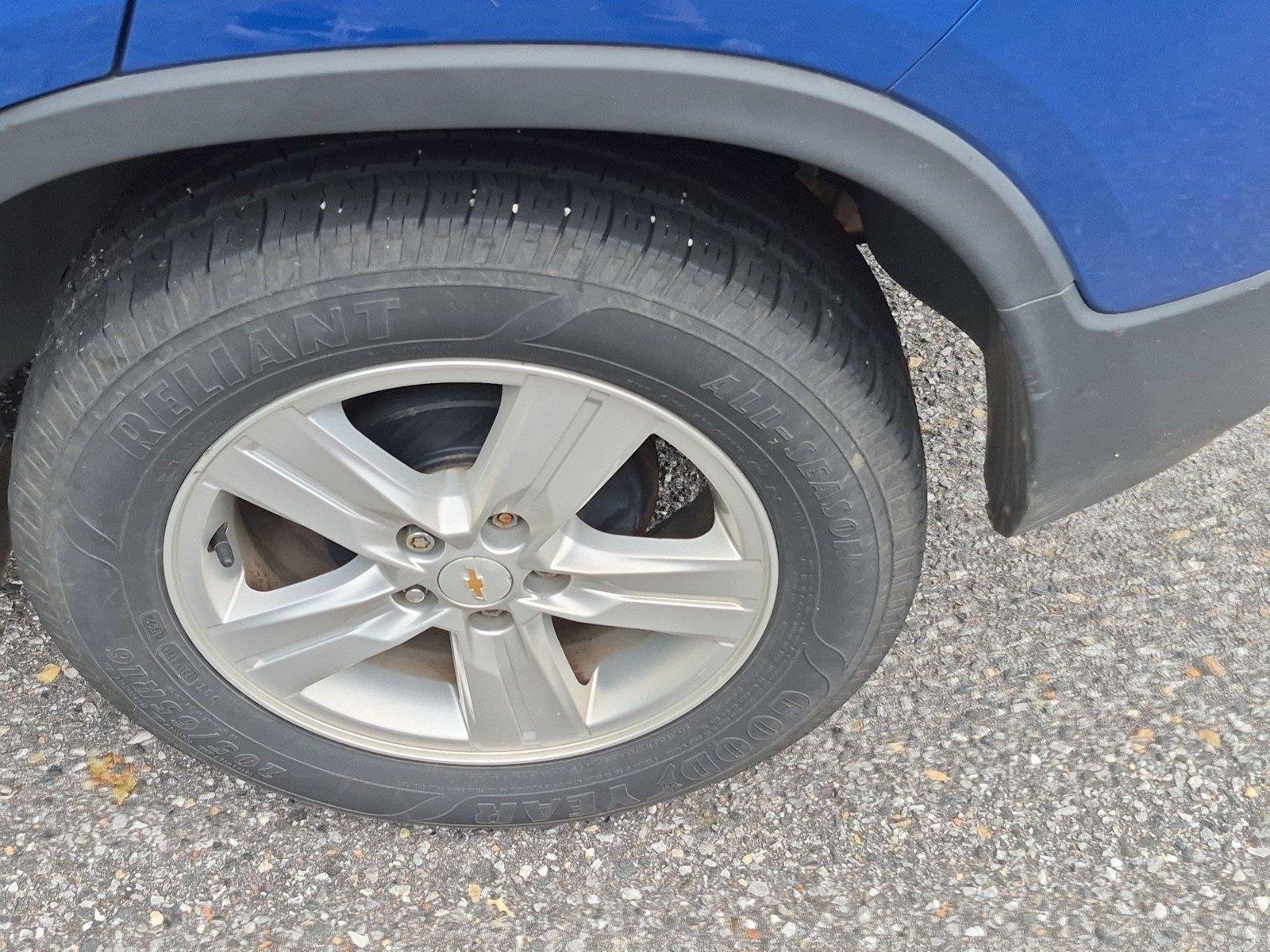 Used 2015 Brilliant Blue Metallic Chevrolet LT image 11