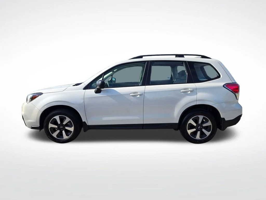Used 2018 White Subaru 2.5i image 7