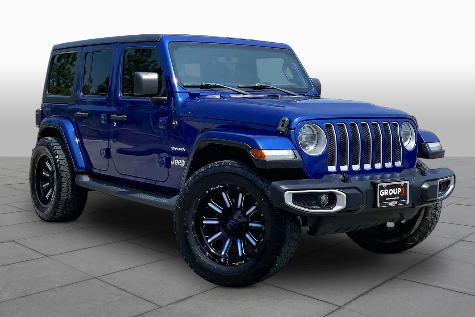 Used 2018 Ocean Blue Metallic Clearcoat Jeep Sahara image 3