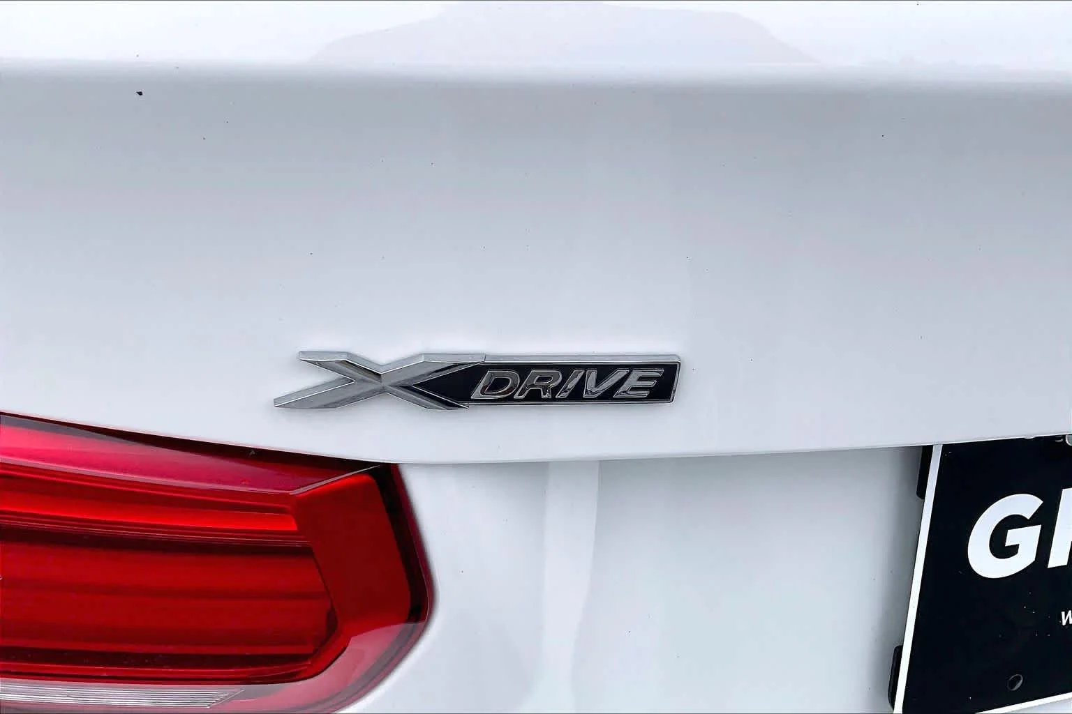 Used 2017 Alpine White BMW 330i xDrive image 9