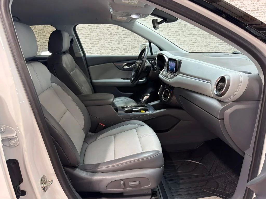 Used 2020 Summit White Chevrolet LT image 11