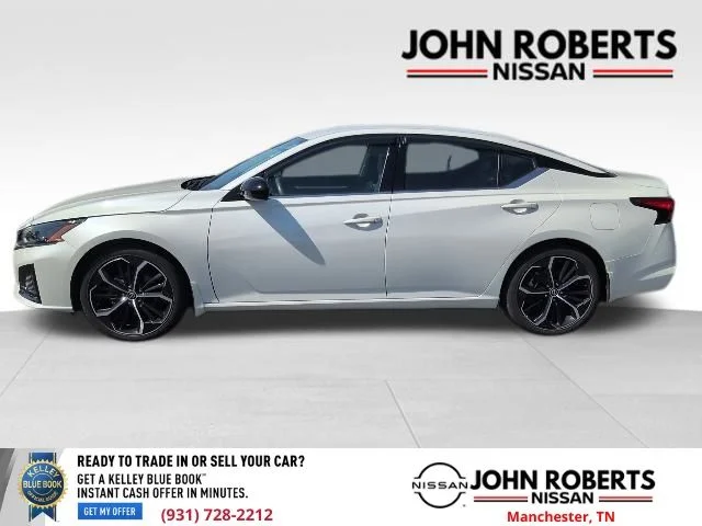 Used 2023 White Nissan 2.5 SR image 6