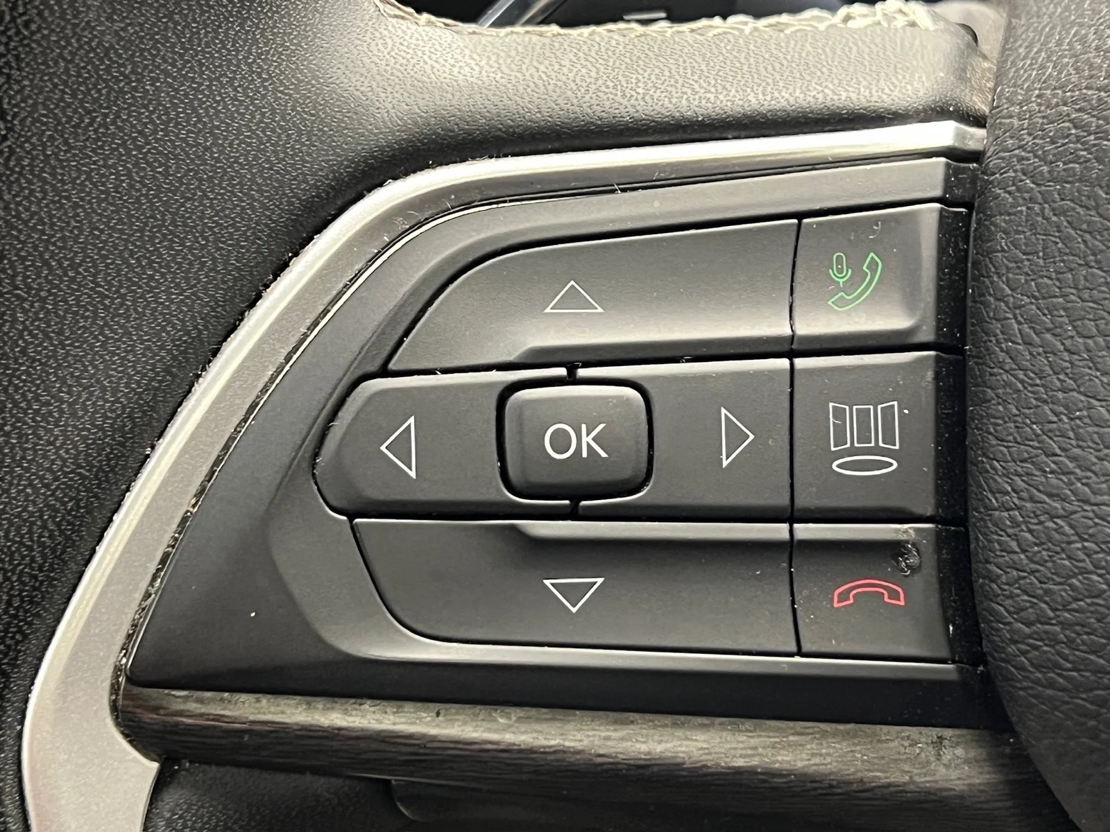 Used 2024 Bright White Clear Coat (pw7) Jeep 4xe image 12