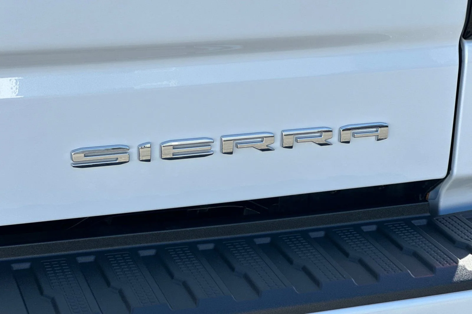 2026 GMC Sierra 1500 Denali - Photo 7