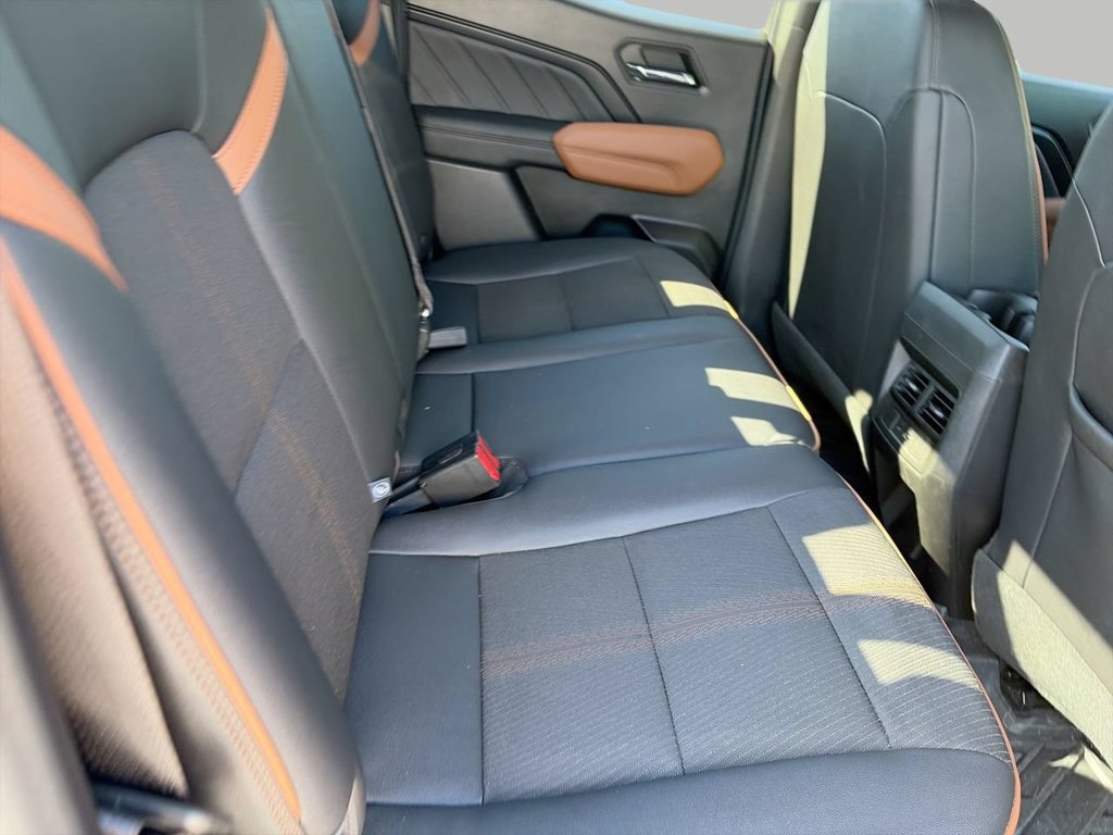 Used 2023 DYNAMIC BLUE METALLIC GMC 4WD AT4 image 14