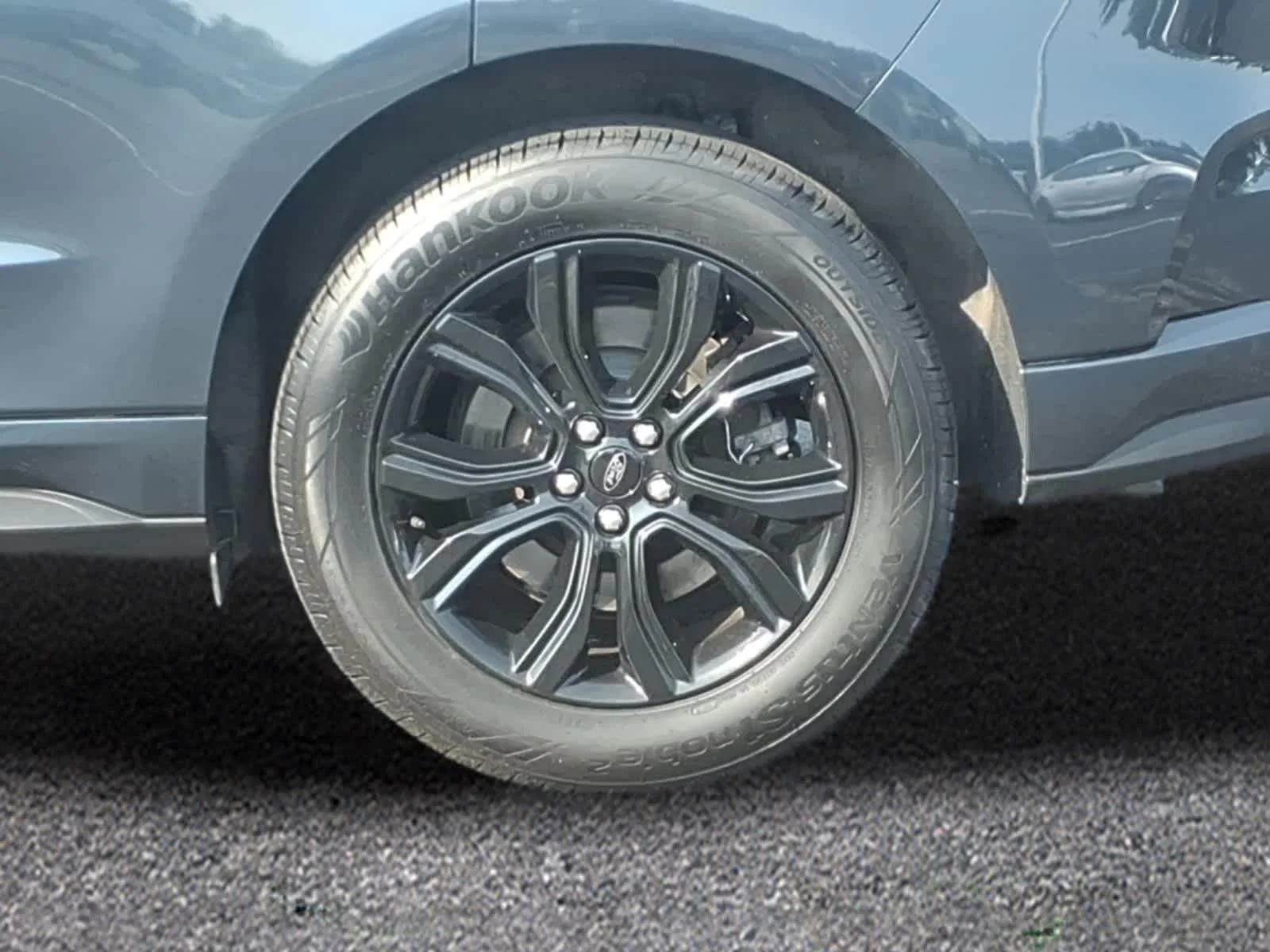Used 2024 Stone Blue Ford SE image 3