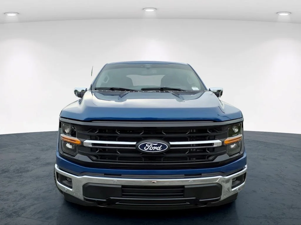 Used 2025 Blue Ford XLT image 4