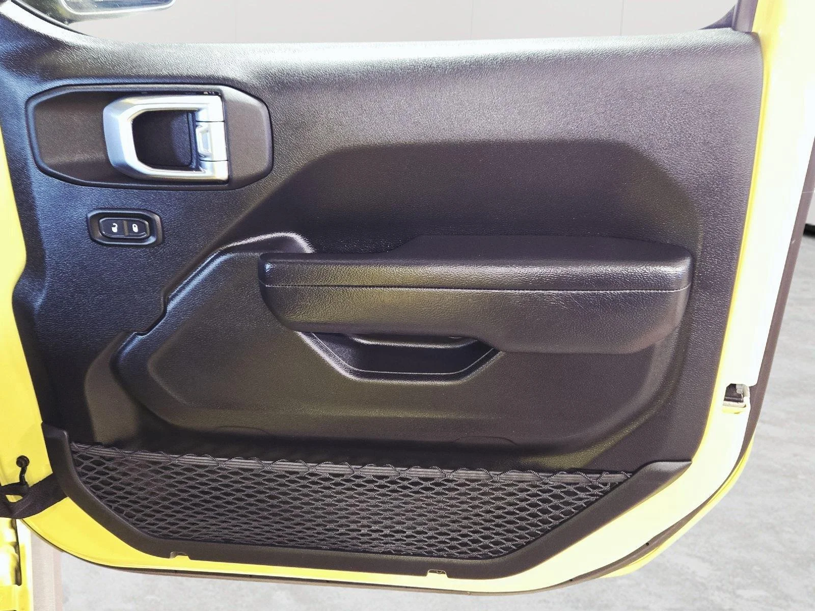 Used 2023 High Velocity Clearcoat Jeep Rubicon image 49