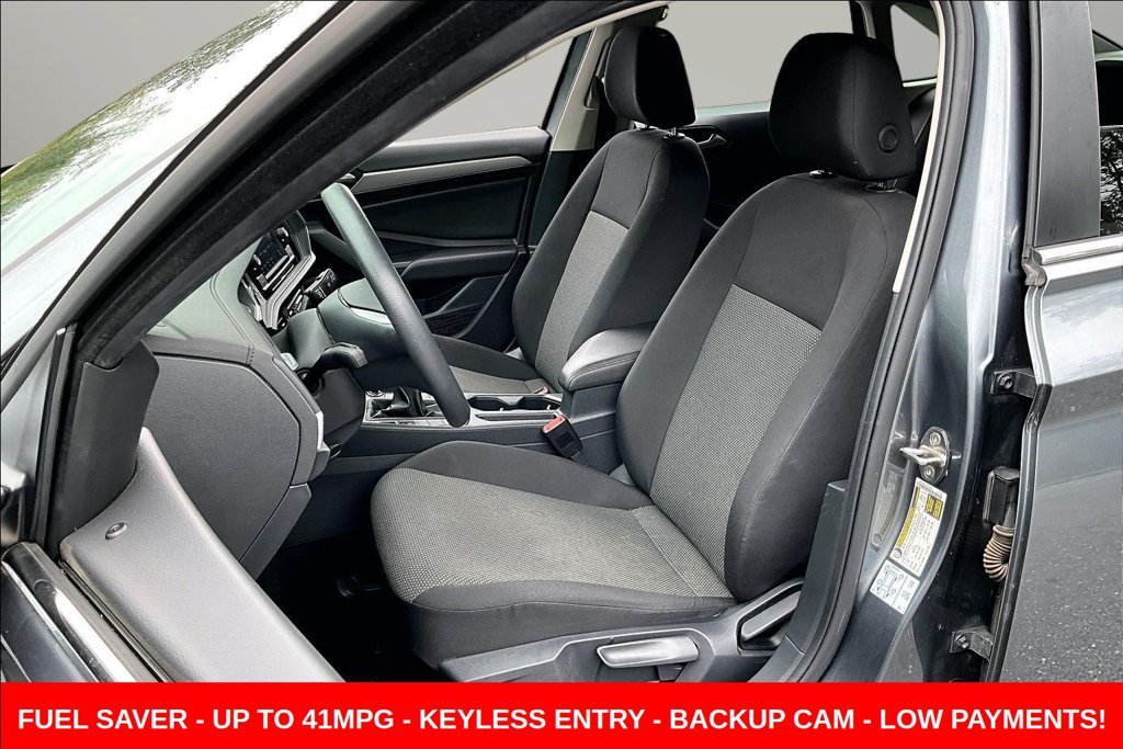 Used 2021 Gray Volkswagen 1.4T S image 23