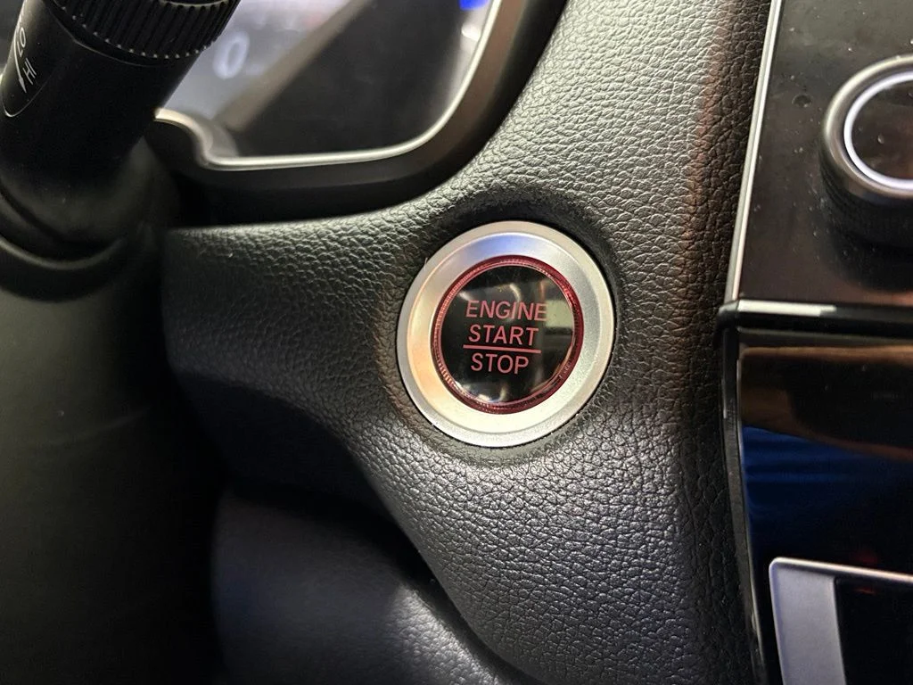 Used 2021 White Honda EX-L image 24