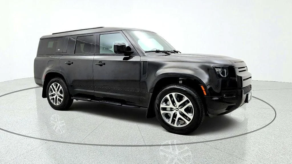 Used 2024 Santorini Black Metallic Land Rover 130 P400 X-Dynamic SE image 3