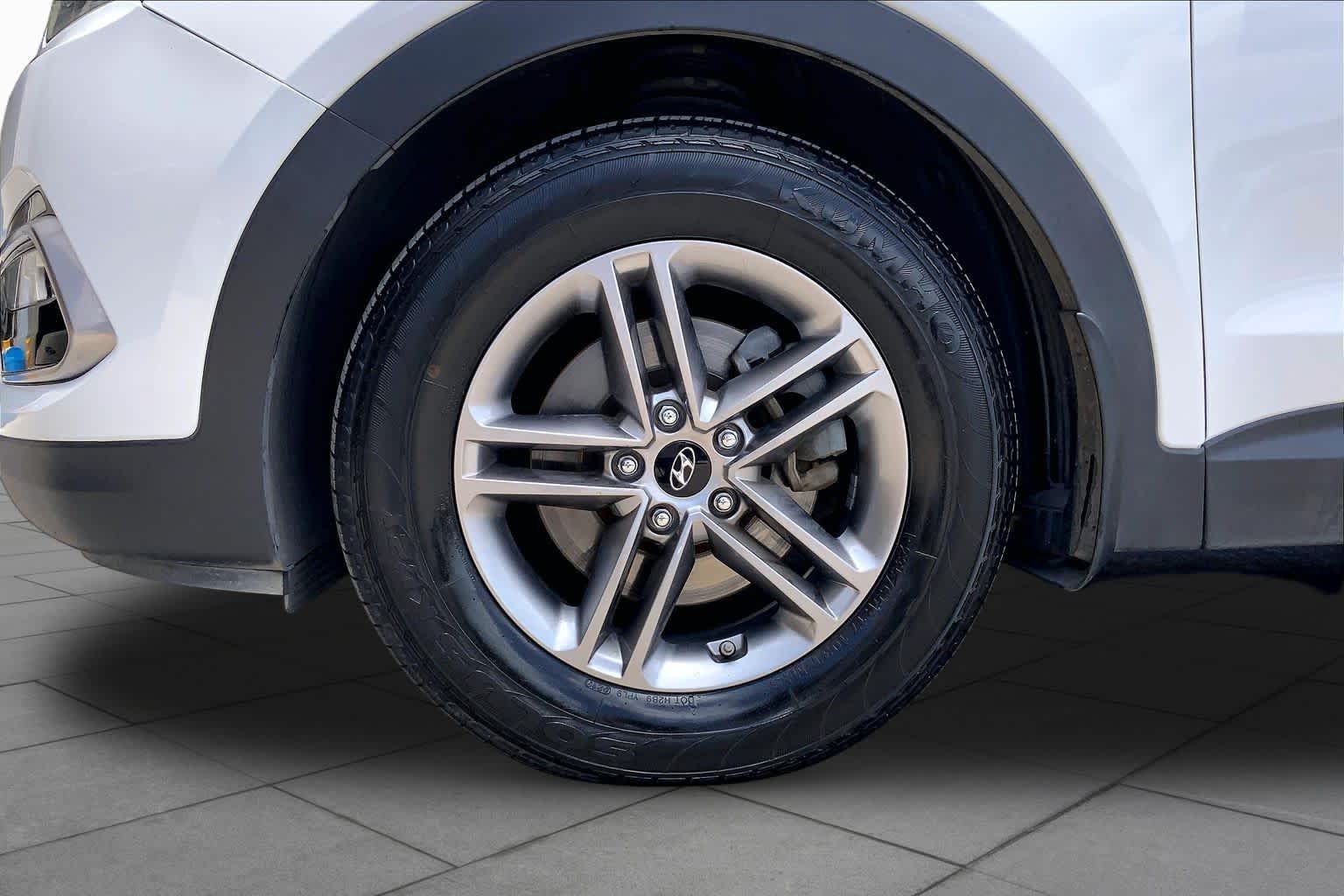 Used 2017 Frost White Pearl Hyundai 2.4L image 11