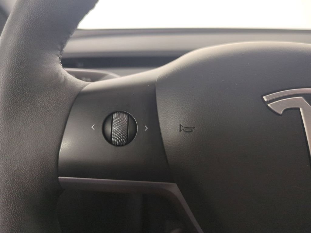 2023 Tesla Model Y Long Range - Photo 32