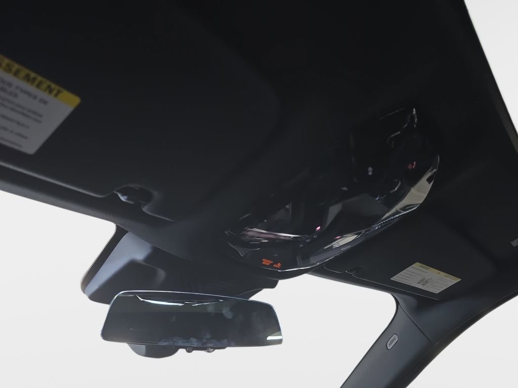 2026 BMW 7 Series 750e - Photo 20