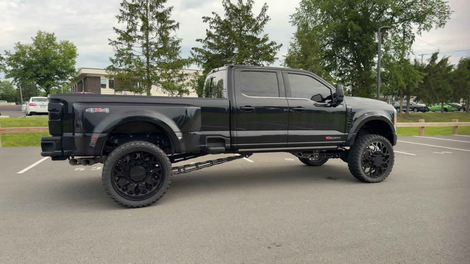 Used 2023 Agate Black Metallic Ford Platinum image 9
