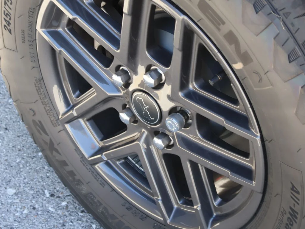 New 2026 Granite Crystal Metallic Clearcoat Jeep Sport RHD image 38