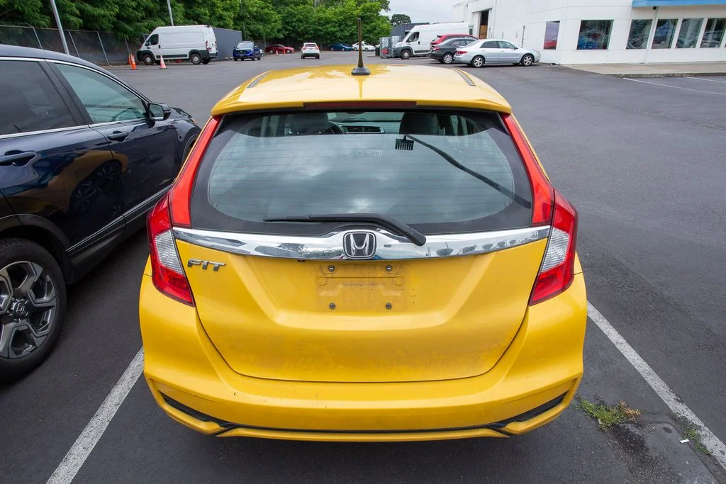Certified Used 2018 Helios Yellow Pearl Honda EX-L image 4