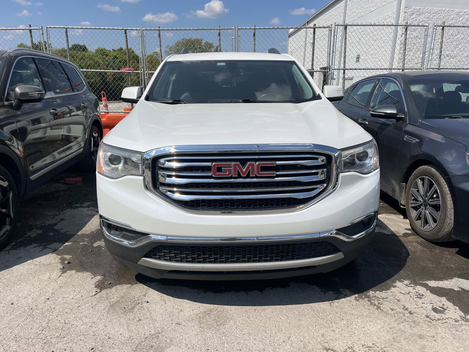 Used 2019 White Frost Tricoat GMC SLT image 2