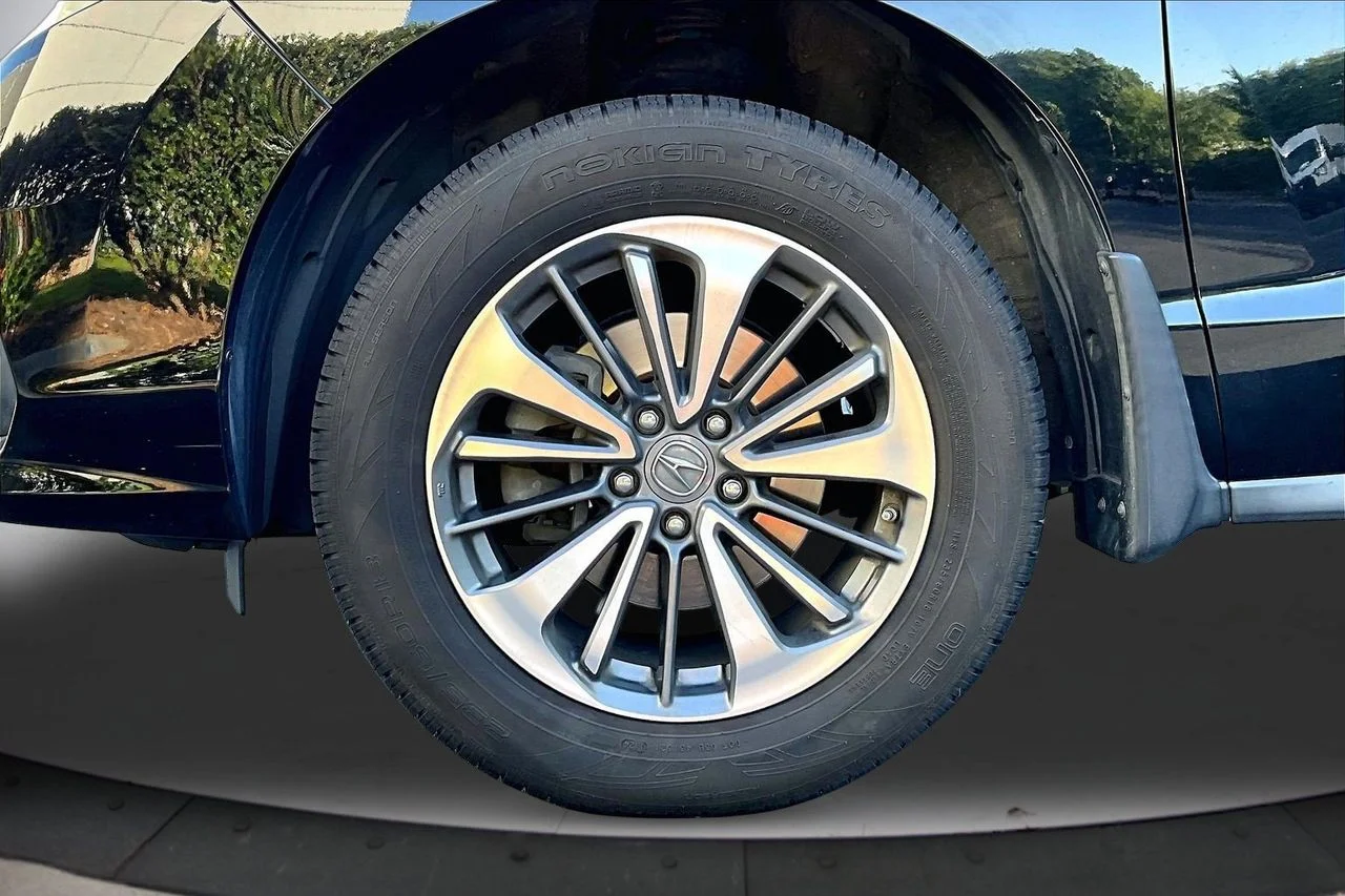 Used 2018  Acura Advance Package image 34