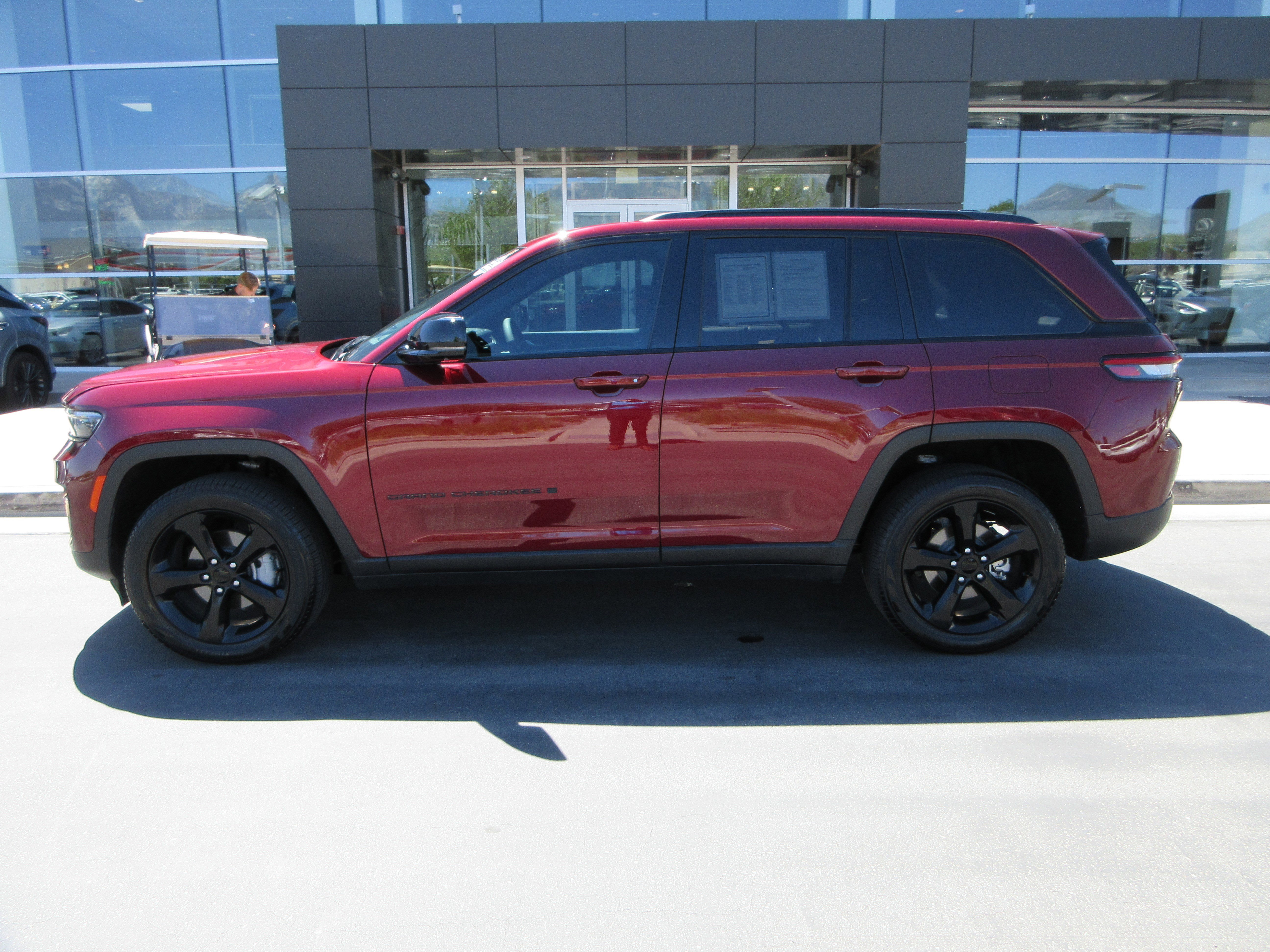 Used 2024 Velvet Red Pearlcoat Jeep Limited image 3
