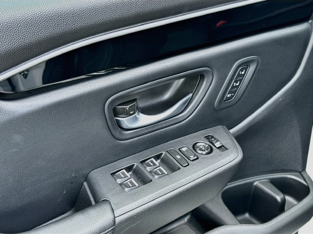 Used 2024  Honda EX-L image 18