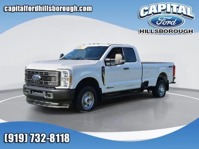 Used 2023 White Ford XL image 1