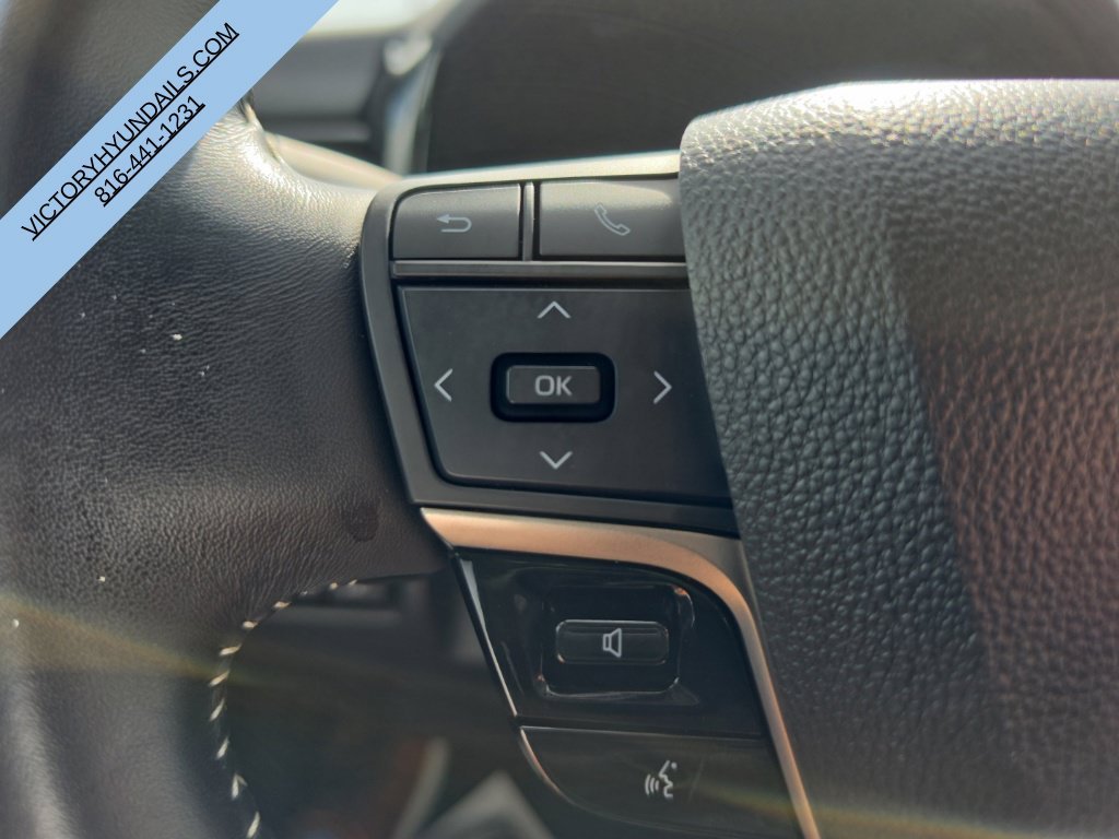 Used 2025  Toyota SE image 23