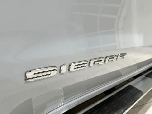 New 2026 White GMC SLT image 27