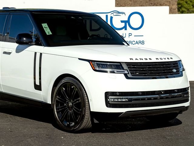 Used 2025 Fuji White Land Rover SE image 5