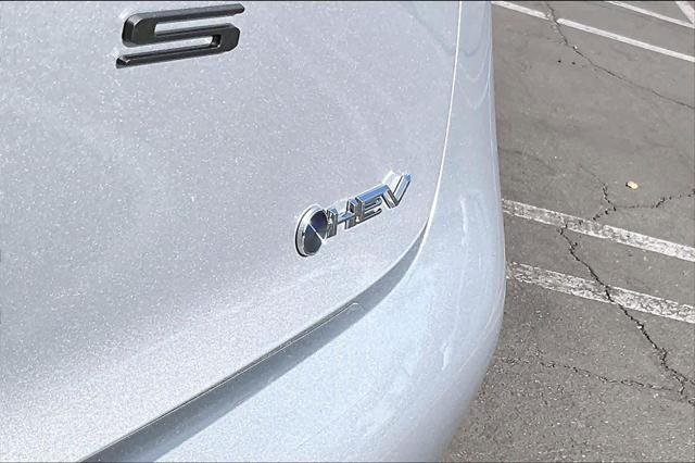 Certified Used 2025 CUTTING EDGE Toyota  image 9