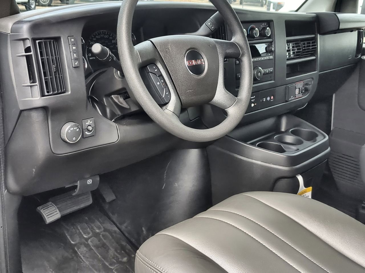 2025 GMC Savana Cargo Work Van - Photo 10