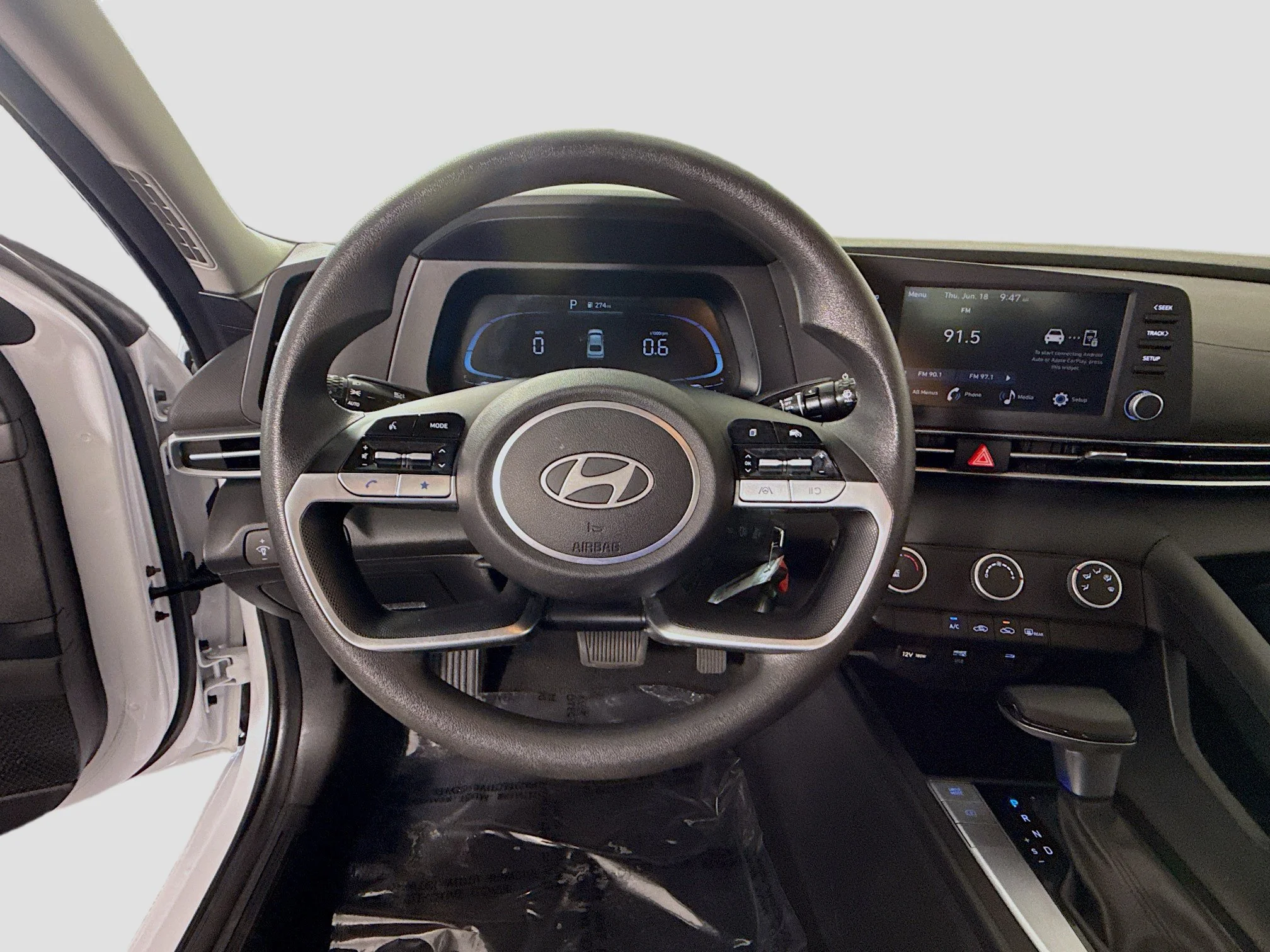 Used 2025 Serenity White Hyundai SE image 9