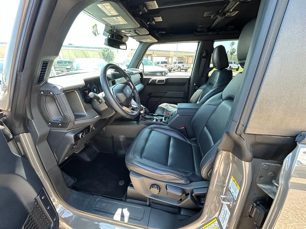 Used 2025 Gray Ford Badlands image 11