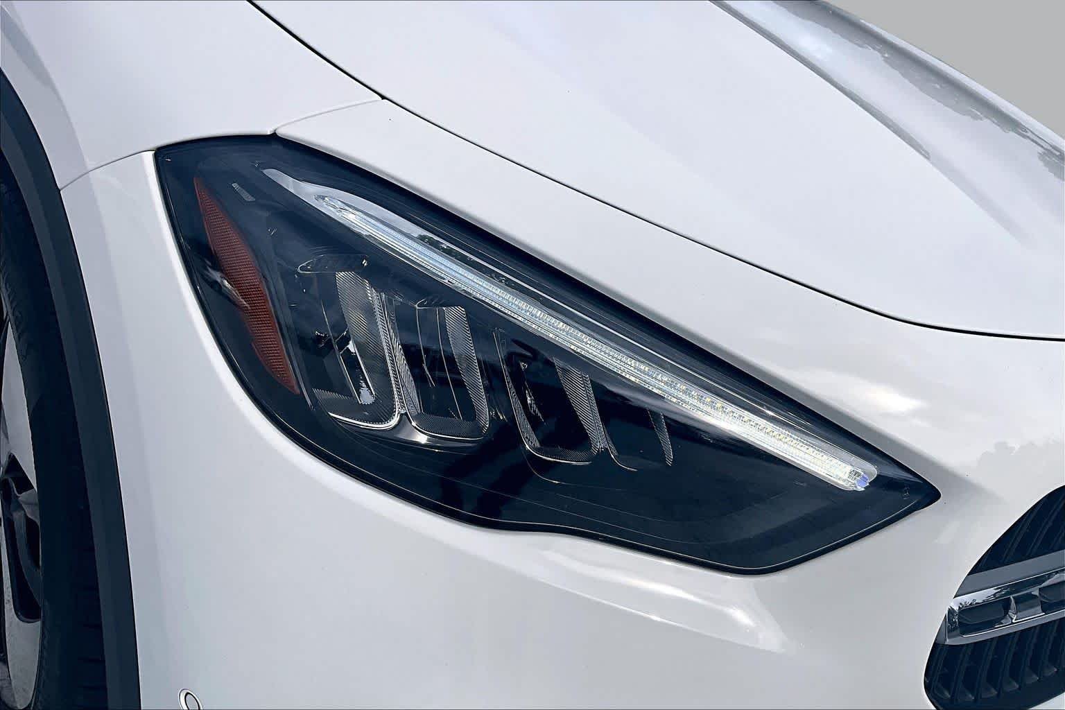 Used 2025 Polar White Mercedes-Benz GLA 250 image 27