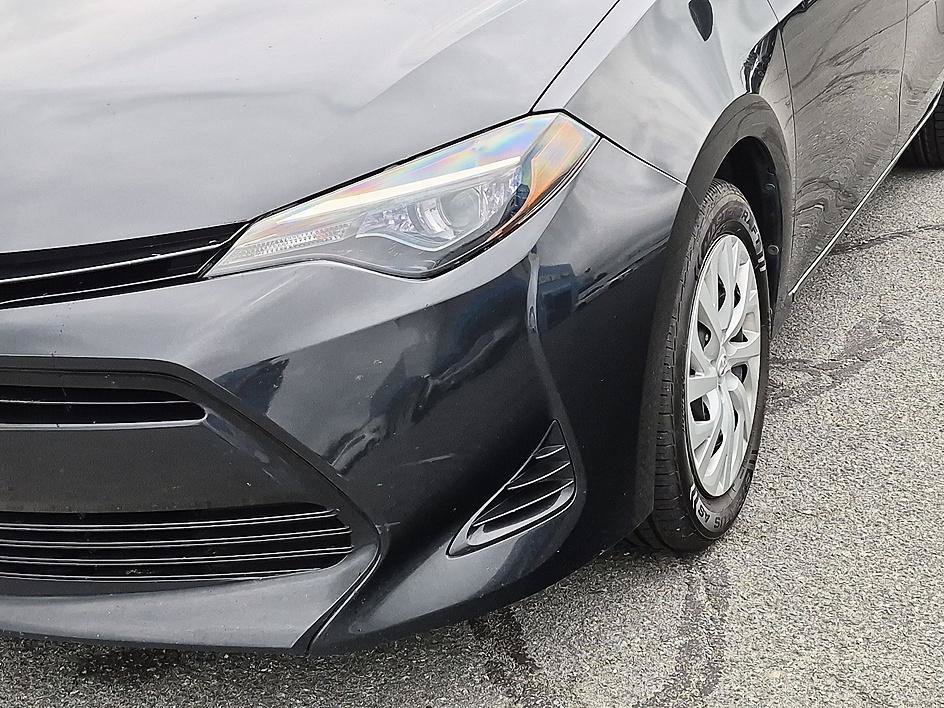 Used 2018  Toyota L image 9
