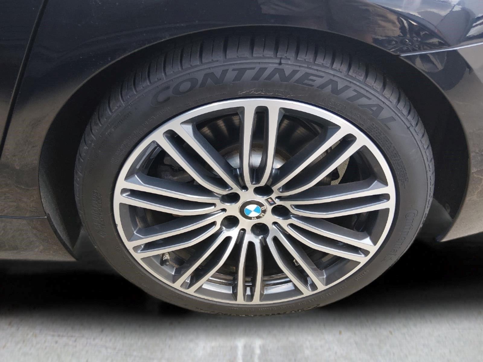 Used 2019 Carbon Black Metallic BMW 540i image 5