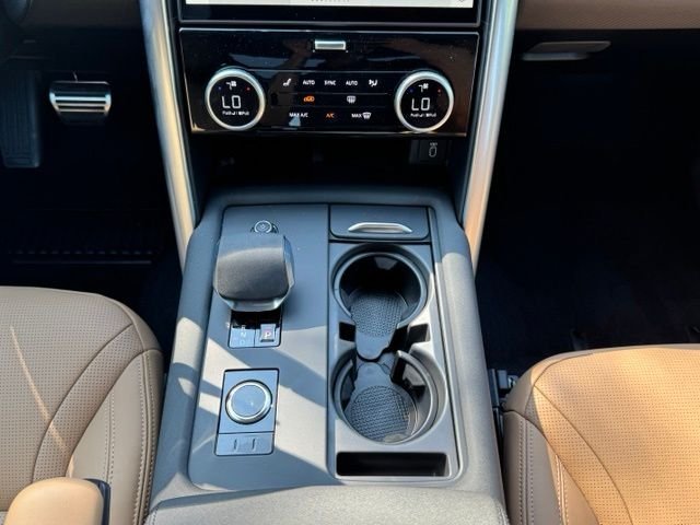 New 2026 Santorini Black Land Rover Dynamic SE image 29