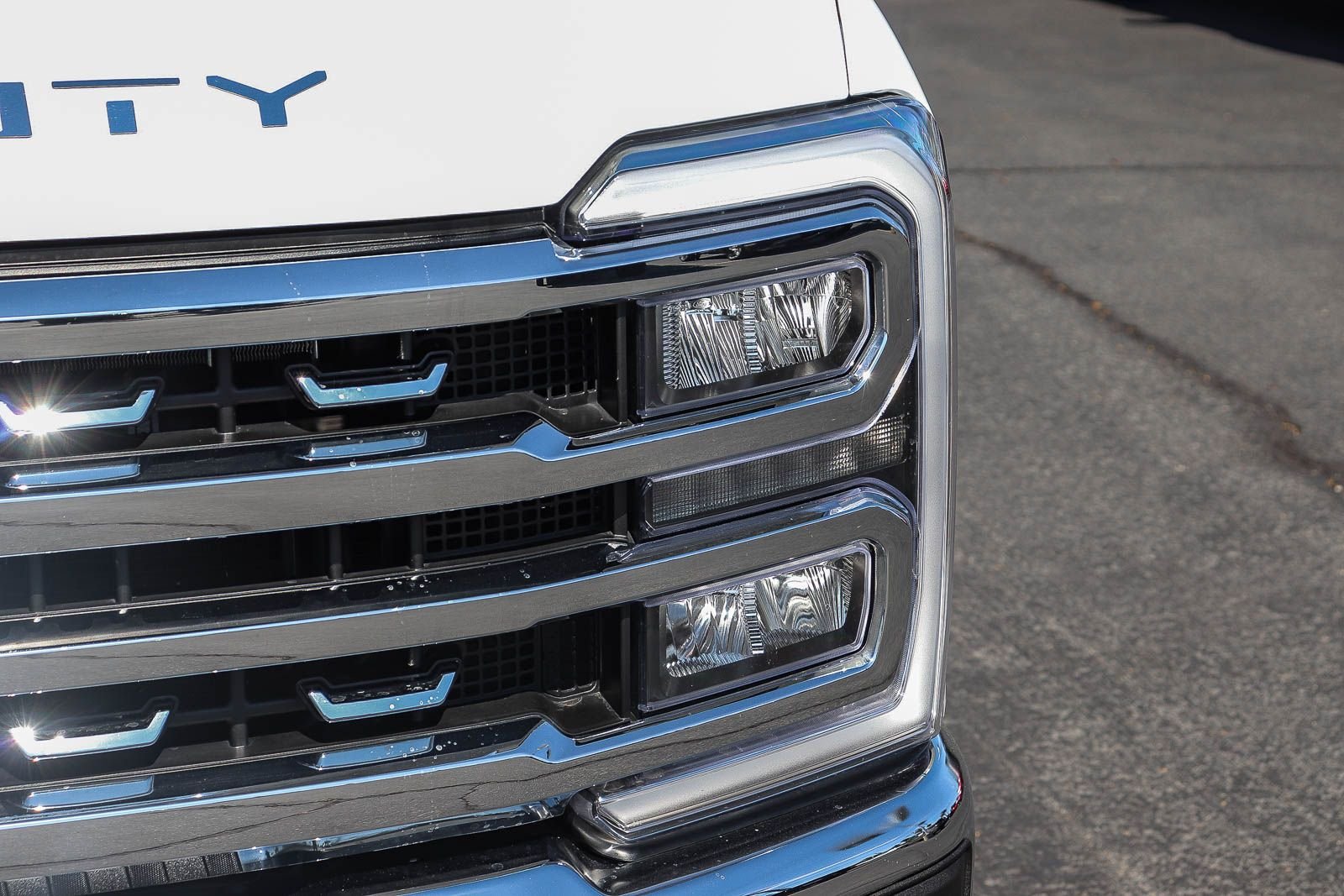 Certified Used 2024 White Metallic Ford Lariat image 10