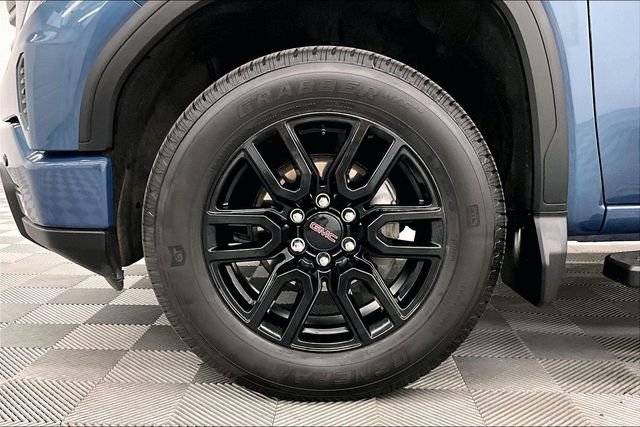 Used 2024 Downpour Metallic GMC Elevation image 10